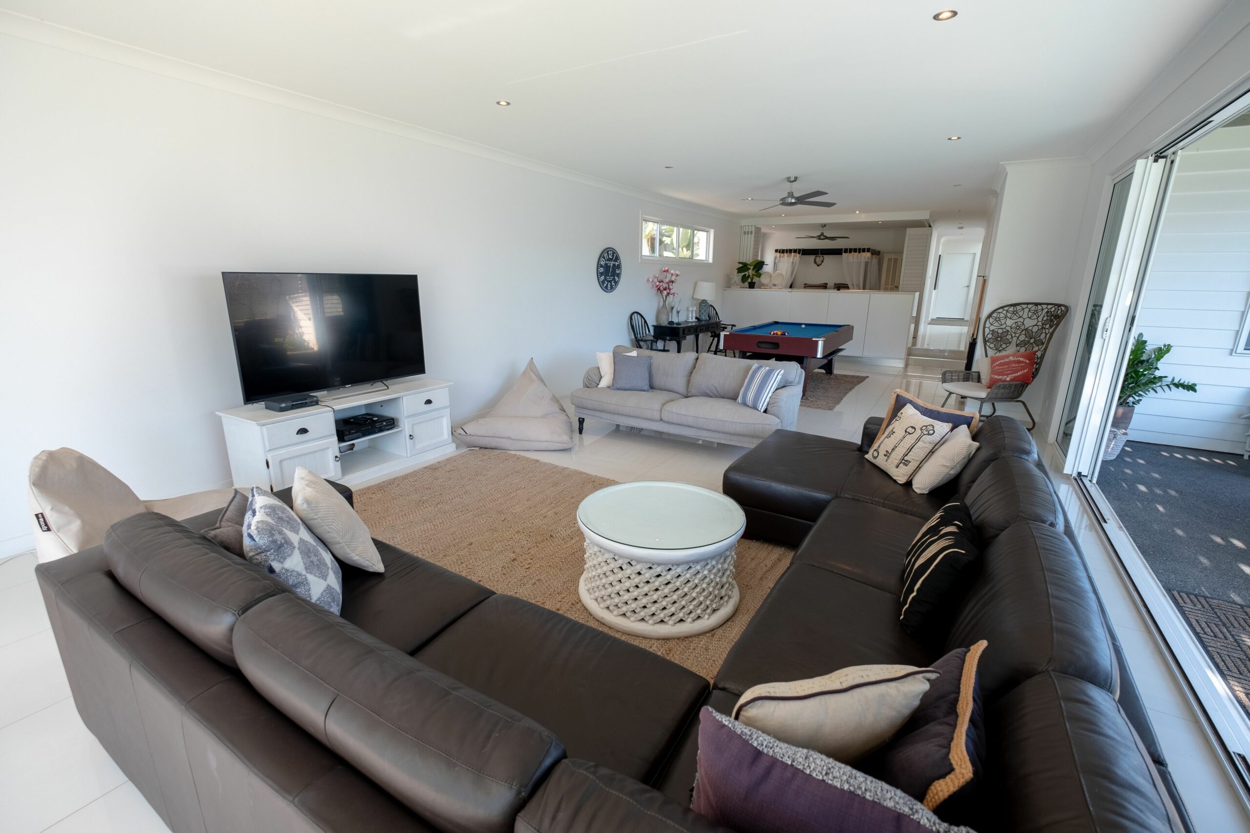 Serenity Beach Retreat - Hamptons Beach Havencasuarina - Sleeps 14 -7 Bedrooms