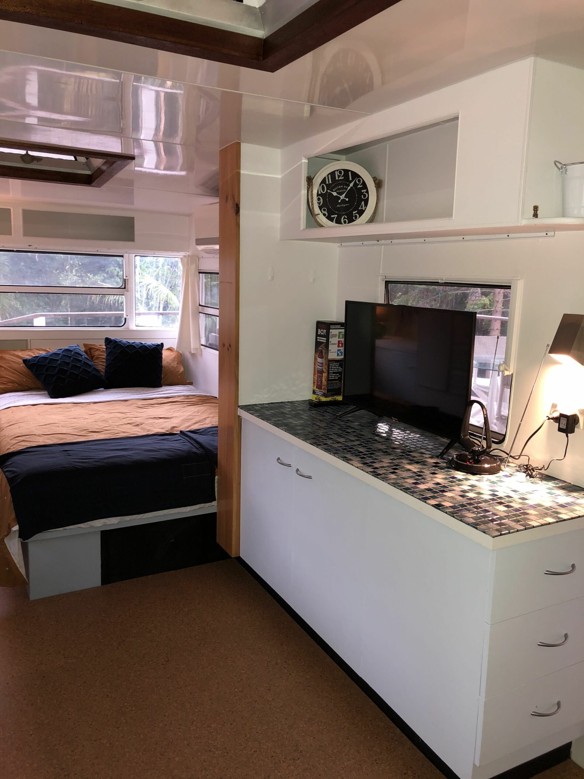 Poppy Luxe Caravan – a Unique Byron Hinterland Experience!