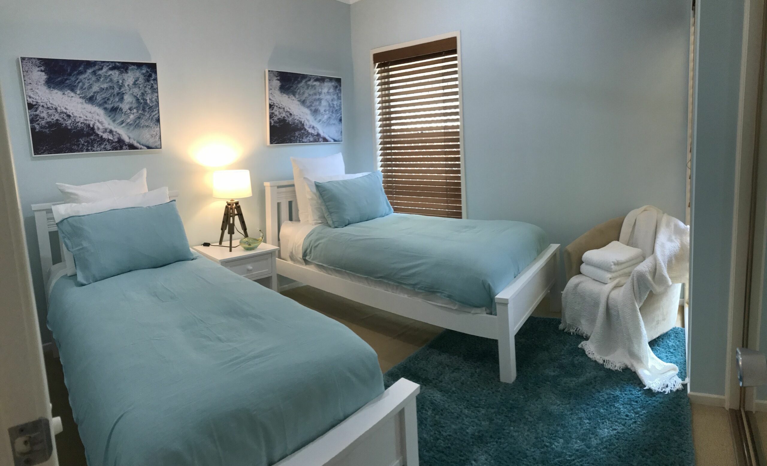 Waterfront House Northern Gold Coast Theme Parks Family and Pet Friendly