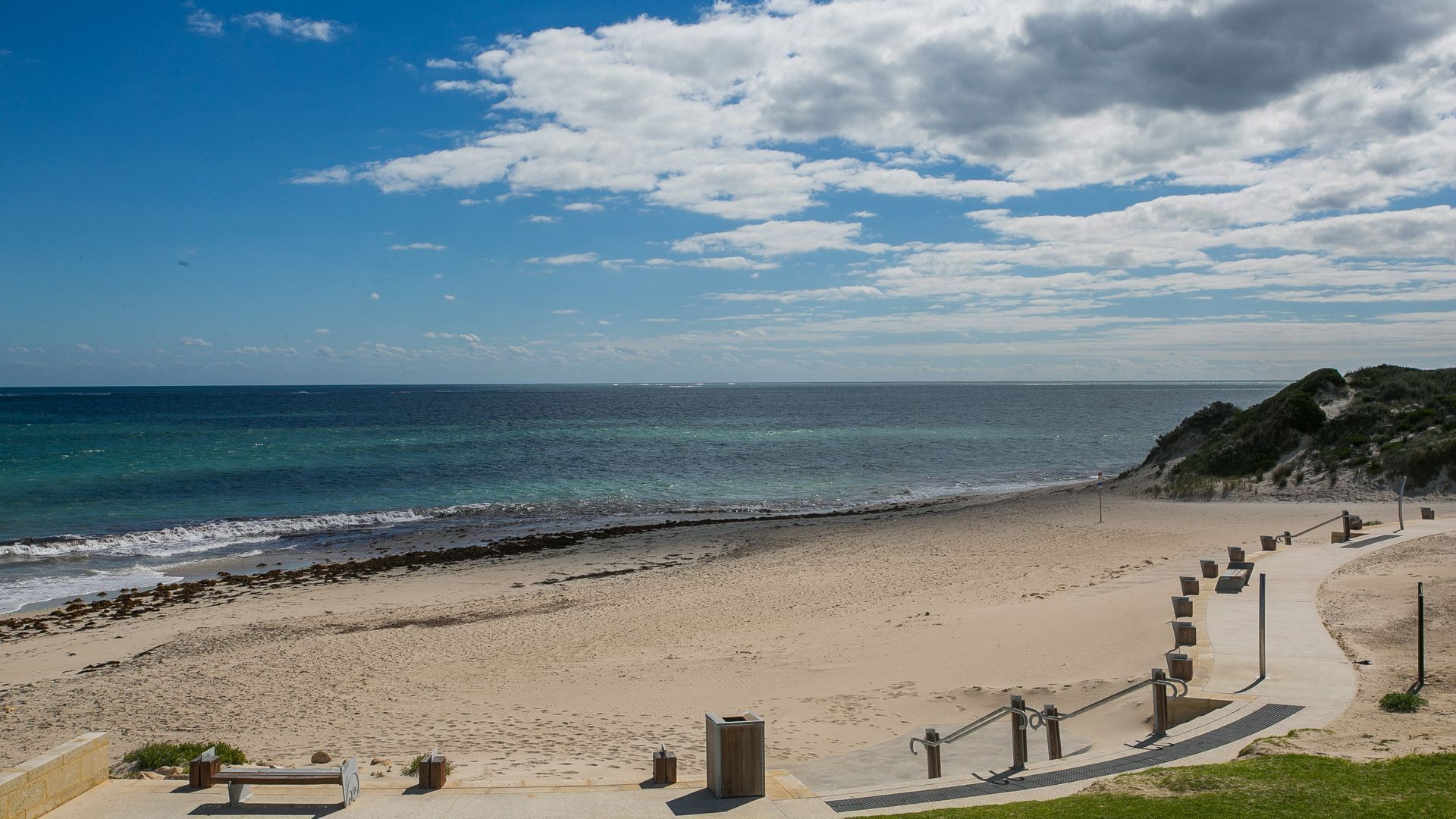 Indian Ocean Retreat Beachside Relaxation