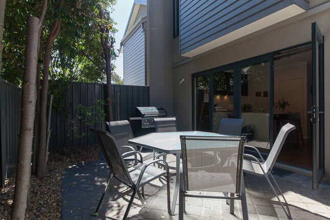 Mosman Park Stylish Townhouse - Near Glyde St-150m to Coles Supermarket & train