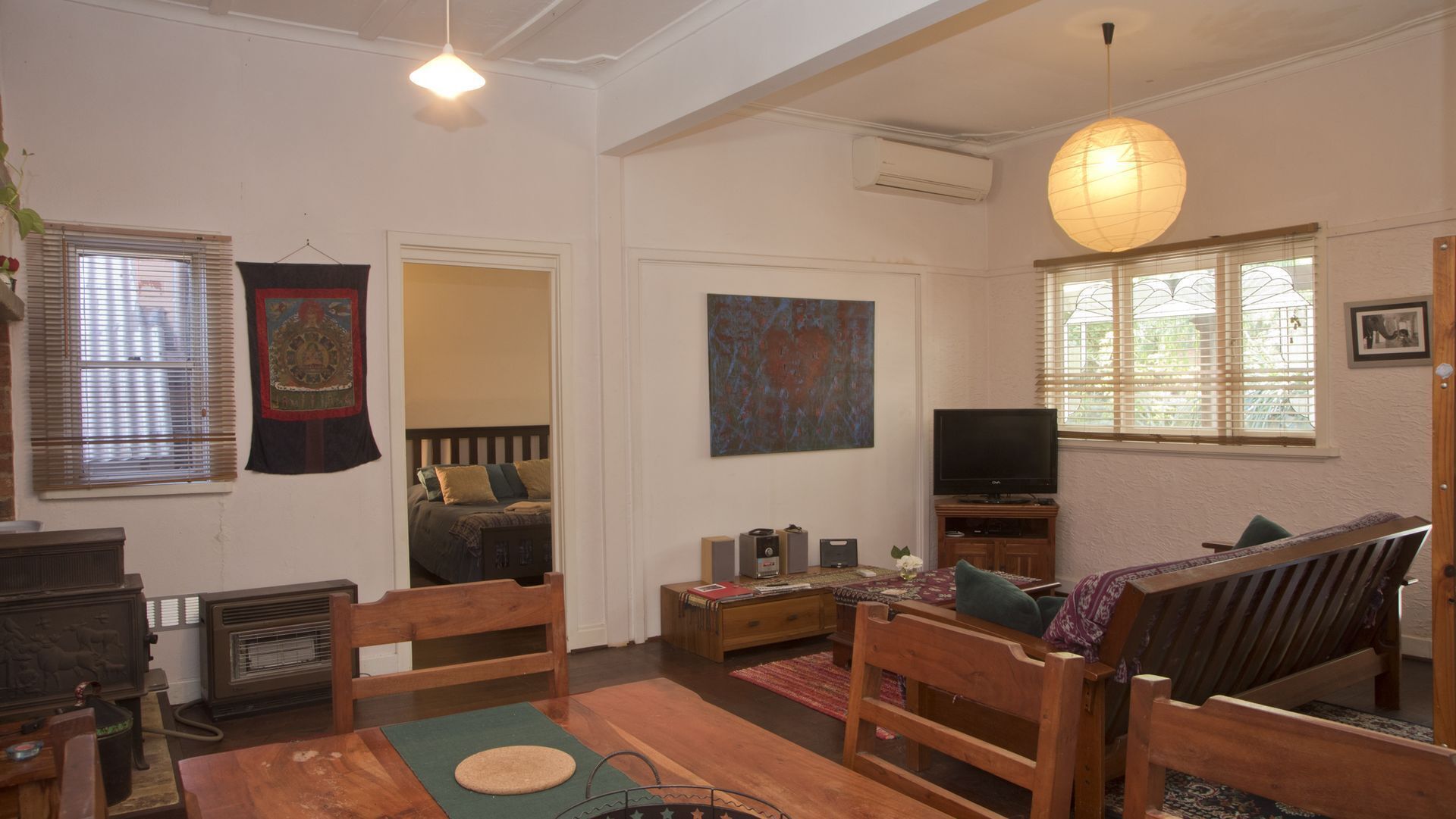 A Beach House With 3 Bedrooms Close to South Beach and Fremantle