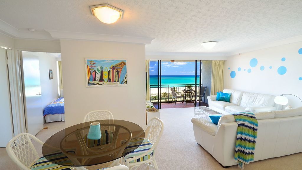 Blue Ocean Apartment - Absolute Beachfront & Views