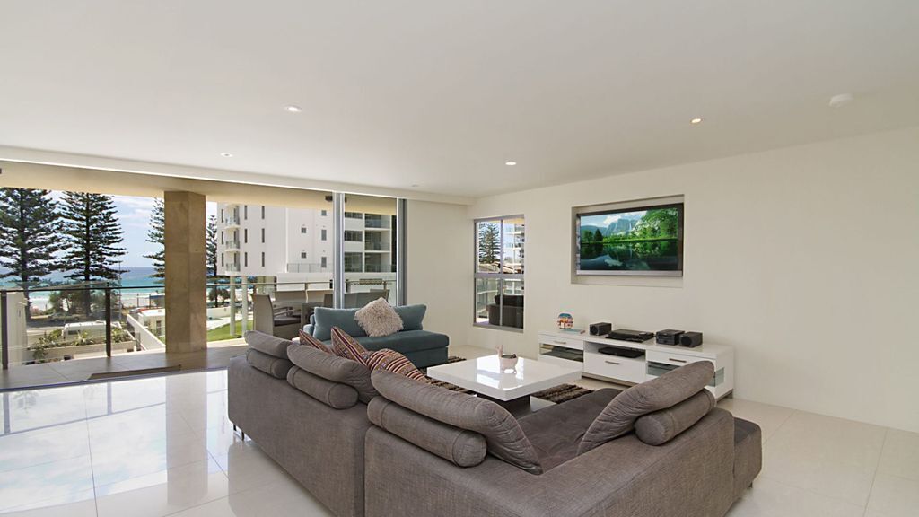 Maili 6 Luxury sky Home Apartment in Rainbow Bay Coolangatta Wi-fi Included