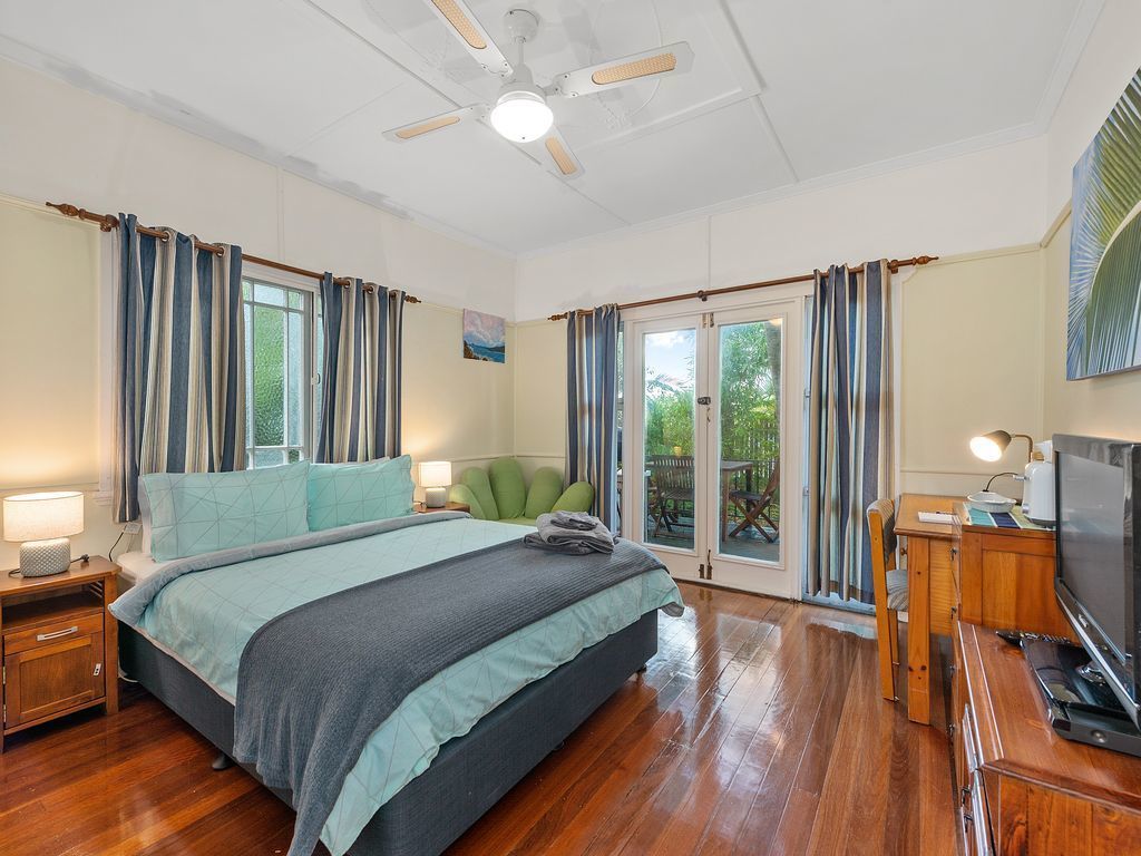 Humble Abode ~ Self Contained Studio Room ~ 10 Mins to CBD