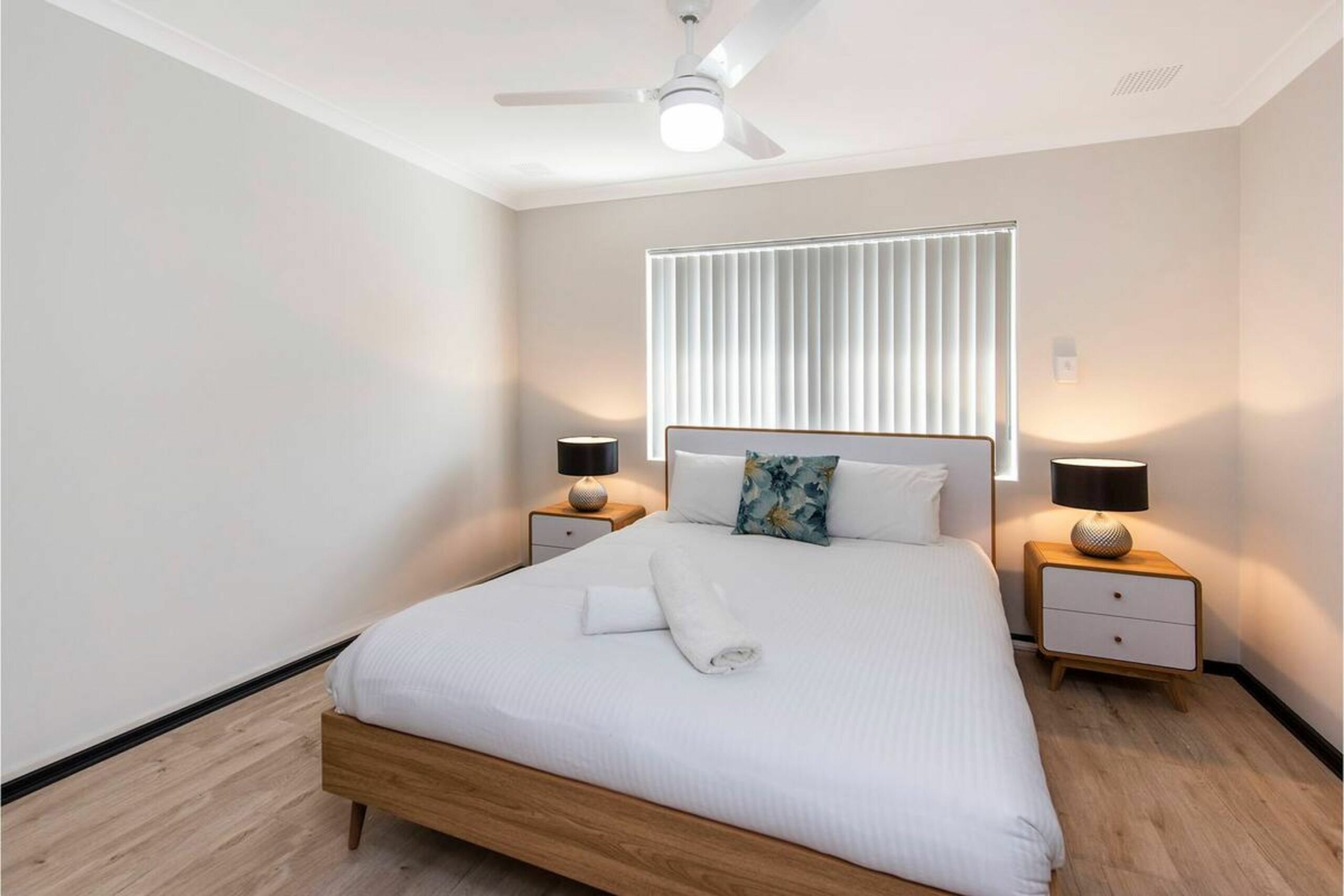 Executive 1 Bedroom Suite Close to Foreshore and CBD