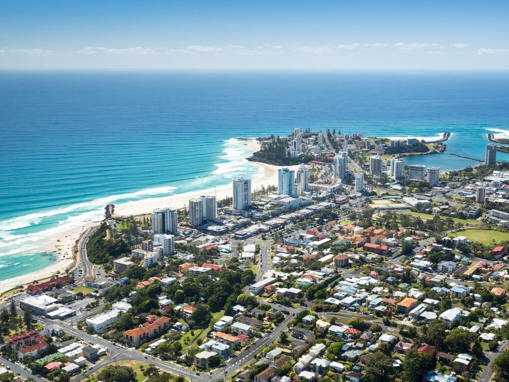 Kingston Court Unit 3 Right on the beach in Rainbow Bay Coolangatta