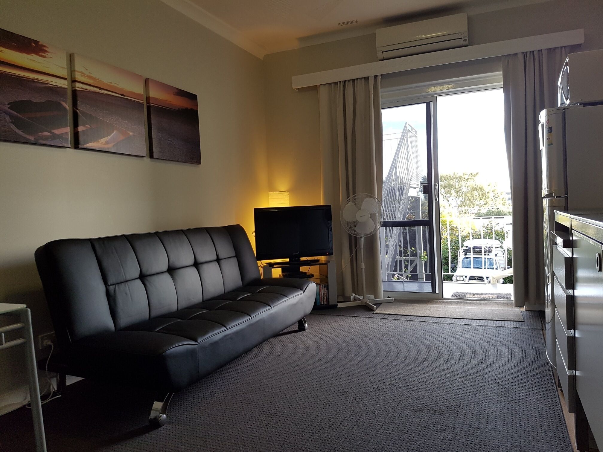 Central, Quiet, Comfortable First Floor 1 Bedroom Apartment