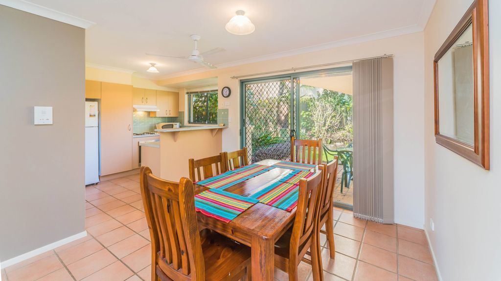 Catalina Court Unit 7 - Metres From Pippi Beach