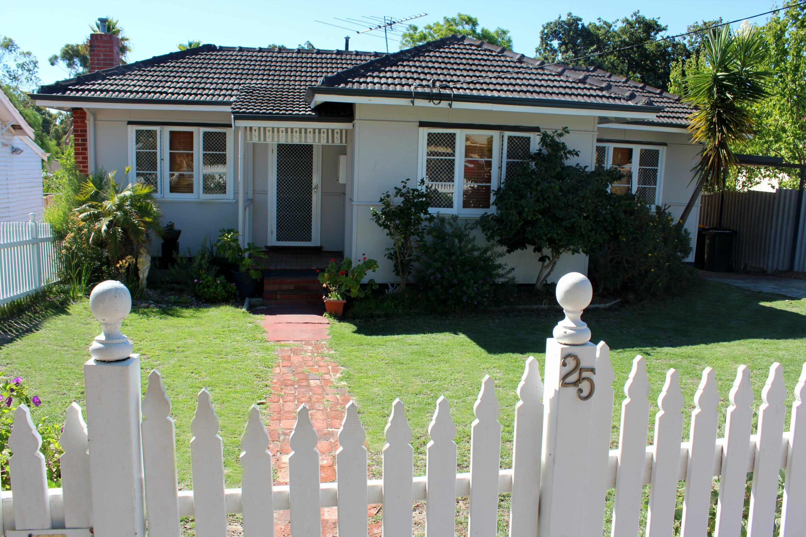 Charming 3 Bedroom Cottage Close to Perth Cbd, Perth Airport and Curtin Uni