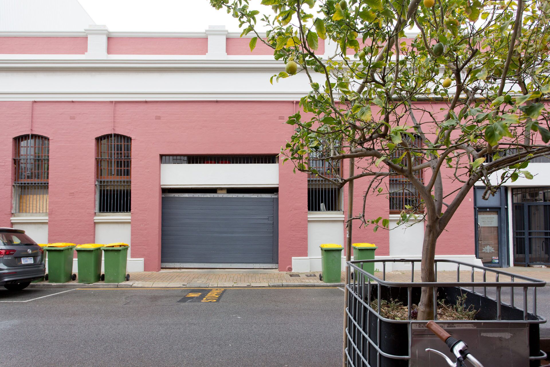 Windows on Pakenham - hip art-house space in the west end