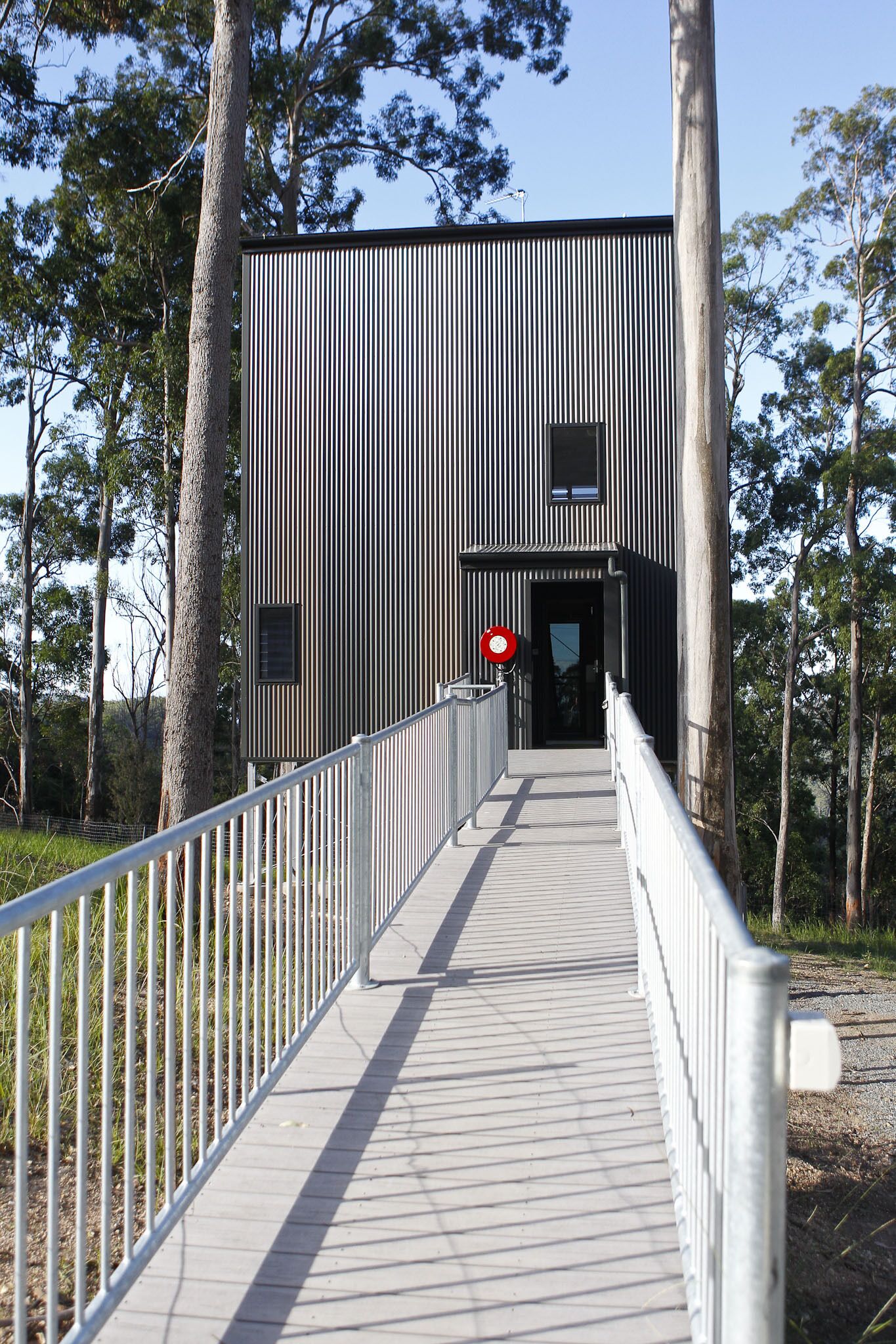 Tree House #1. Private, Stone Bath With Amazing Views to the Gold Coast.3levels