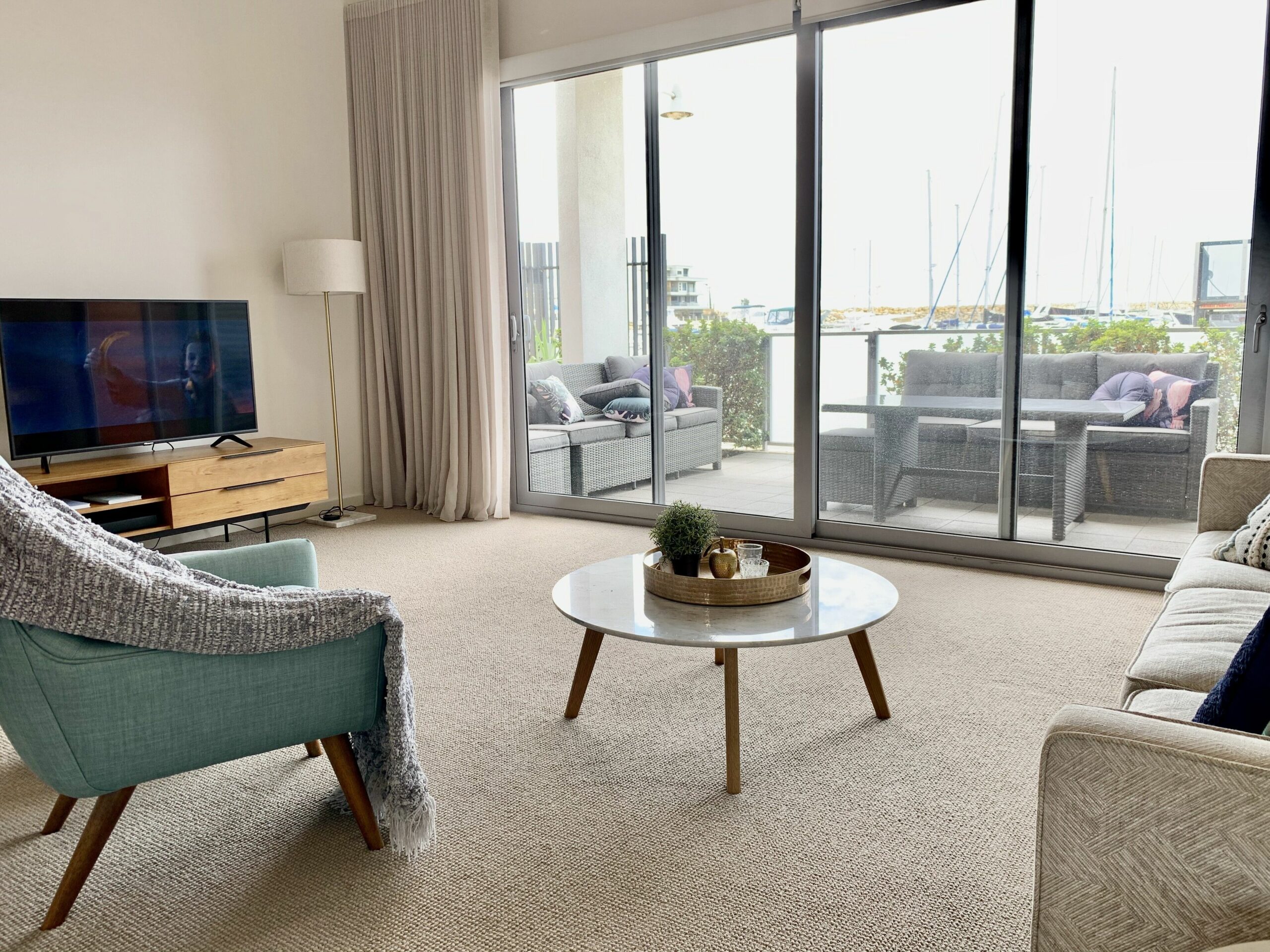 Mariner's Cove: Luxury Mindarie Waterfront Apartment