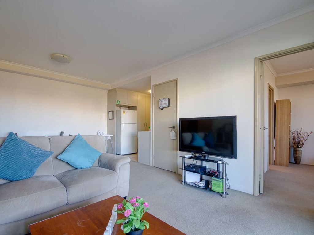 ? Perth City Views With 2 Bedroom + 2 Baths and Netflix