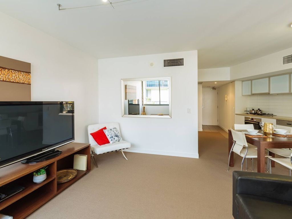 Best Location 1 Bed Apt Next to the Bcec & IGA