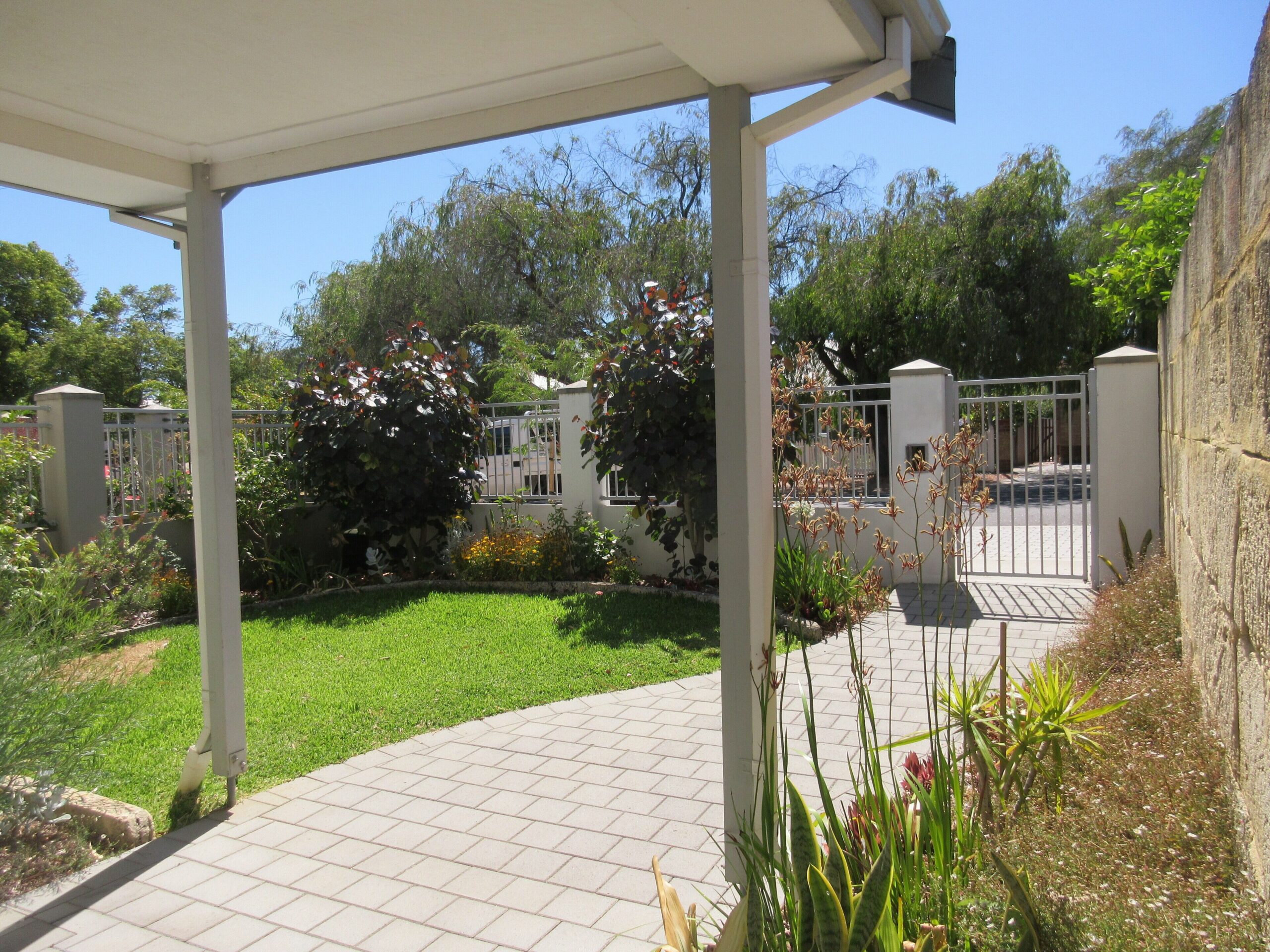 Beautiful & spacious home. 10 min from Perth CBD!