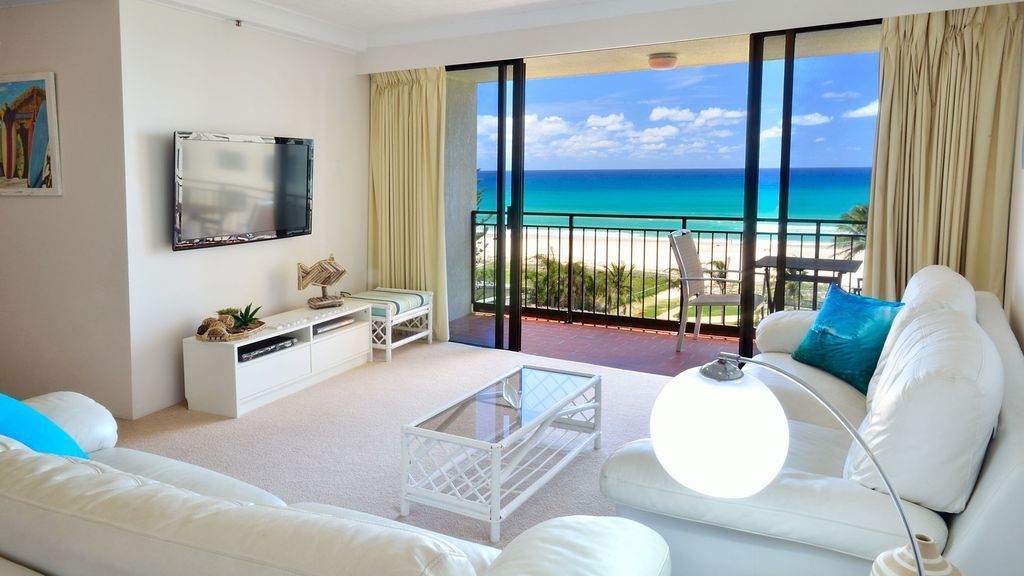 Blue Ocean Apartment - Absolute Beachfront & Views