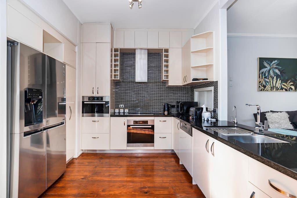 Paddington Central · Paddington Central Sleeps 15, 400m Caxton Street