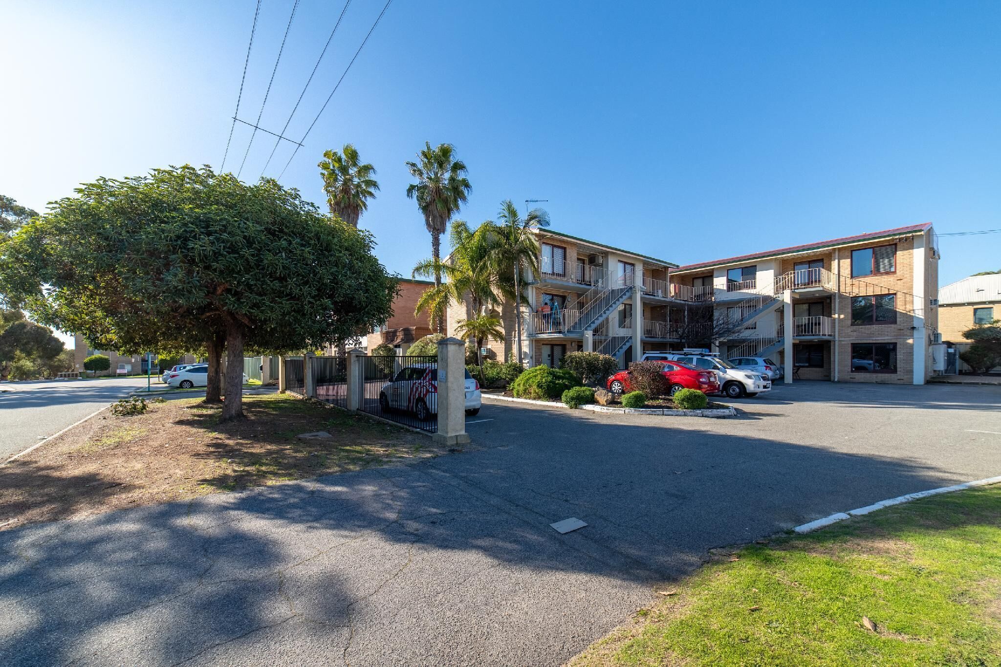 This Apartment is a 1 Bedroom, 1 Bathrooms, Located in Rivervale, WA