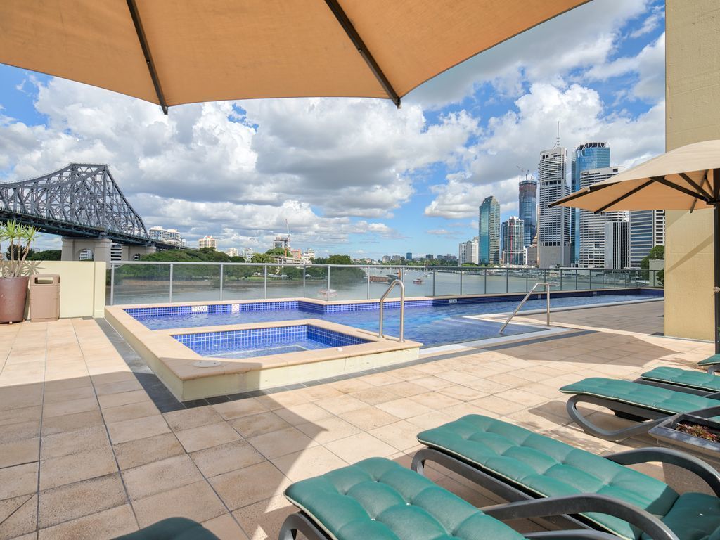 Spectacular Riverside Apartment ~ Brisbane Cbd!