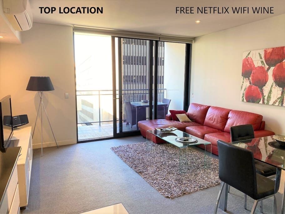 Stylish City Central Exec Views Netflix Wifi Wine