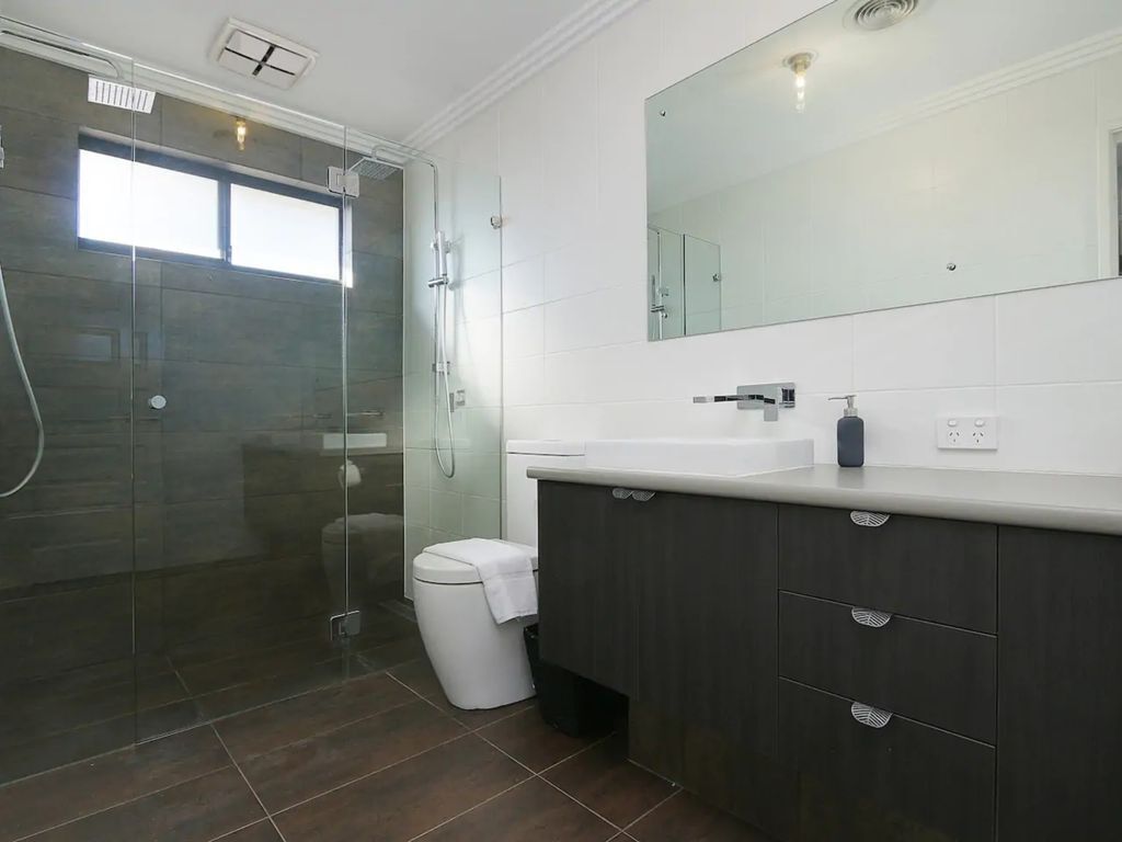 Luxury 4-Bedroom House - Mount Lawley