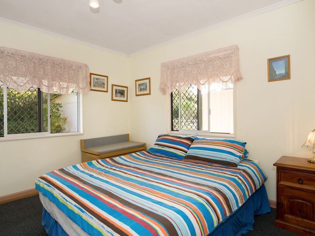 Lowset, pet Friendly Cottage - Sunset Ave, Bongaree