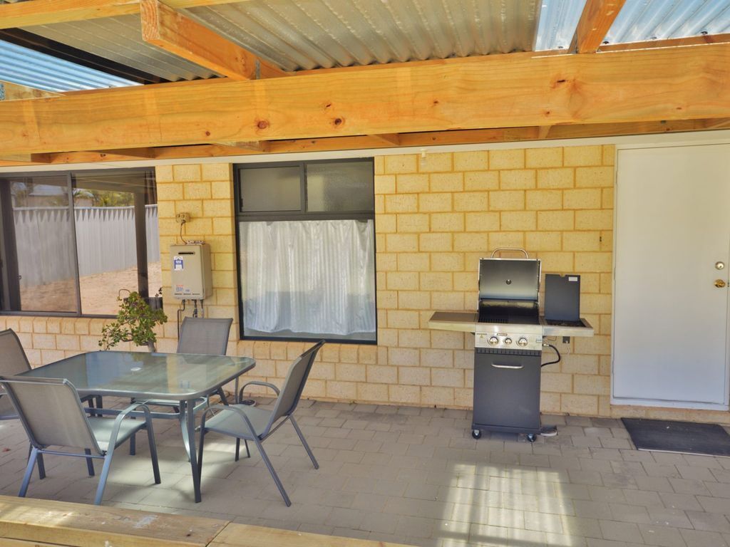 Only 5 Mins From Blue Holes Beach + Bonus Free Wifi is Available