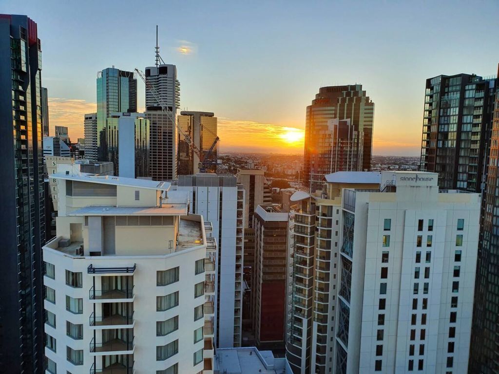 2BR Epic Views CBD 2 Cars Poolwinegymnetflix