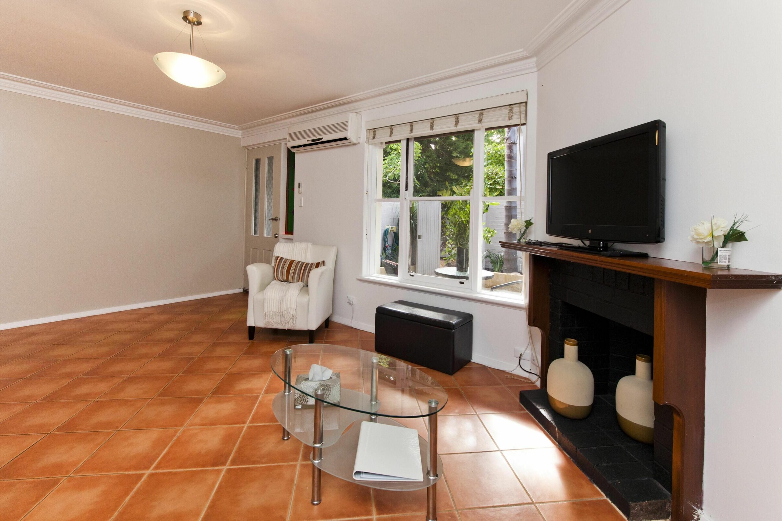 Stylish Subiaco Terrace Accommodation - 3 Bedrooms, Central Location