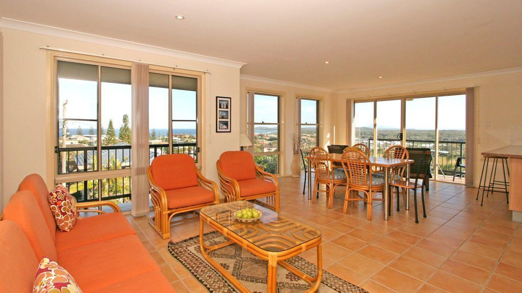 Phoenix Terrace - Large Townhouse in Yamba