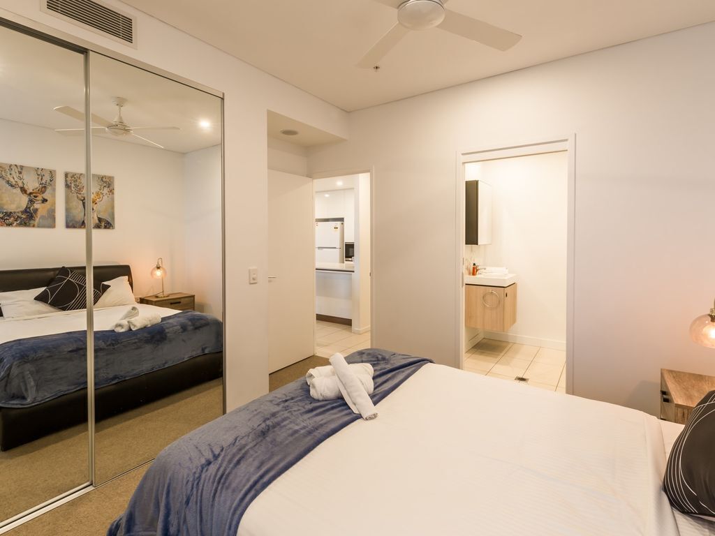 Exceptional 2 Bed 2 Bath Unit in South Brisbane