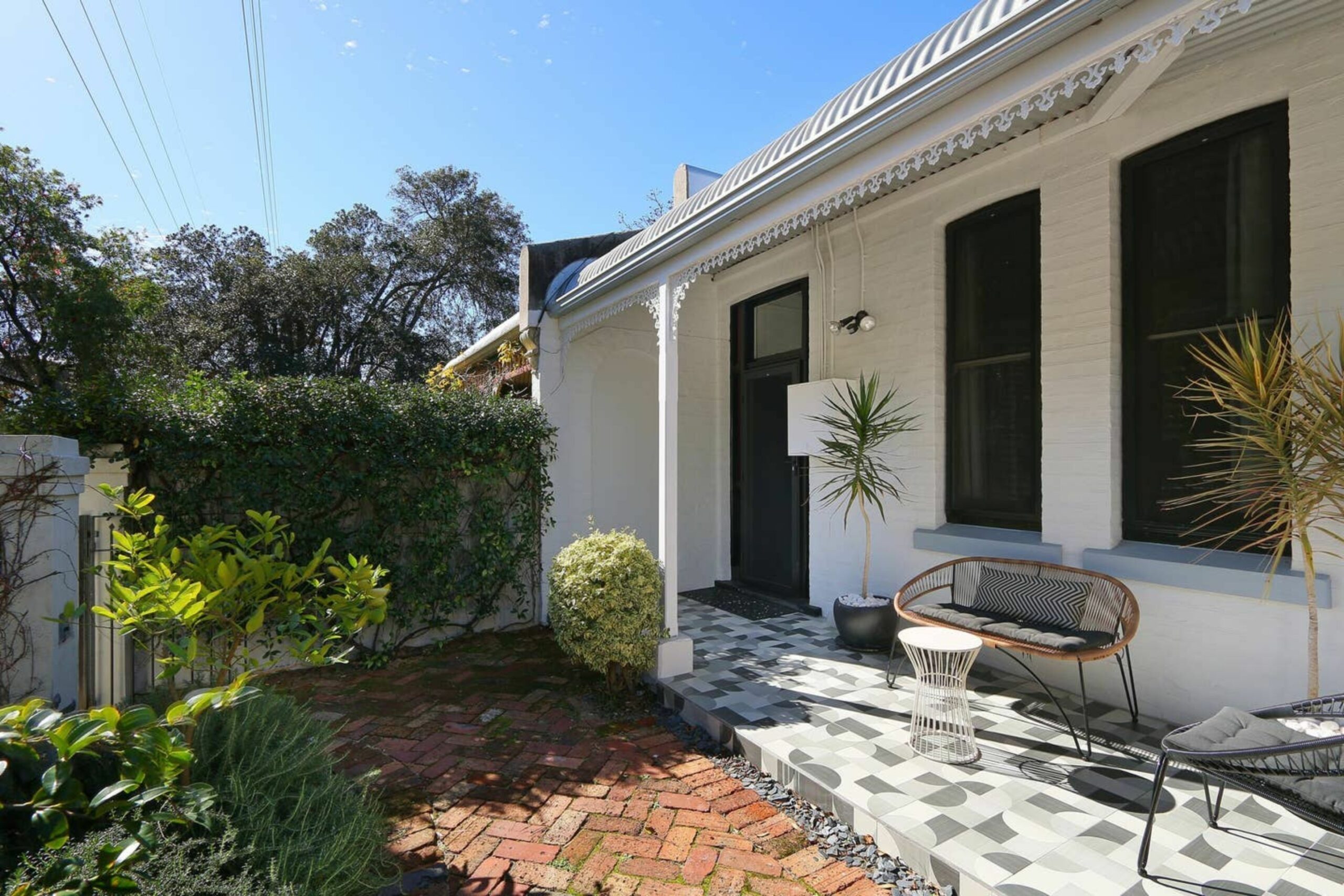 Designer 2 Bedroom House With Garden in Northbridge