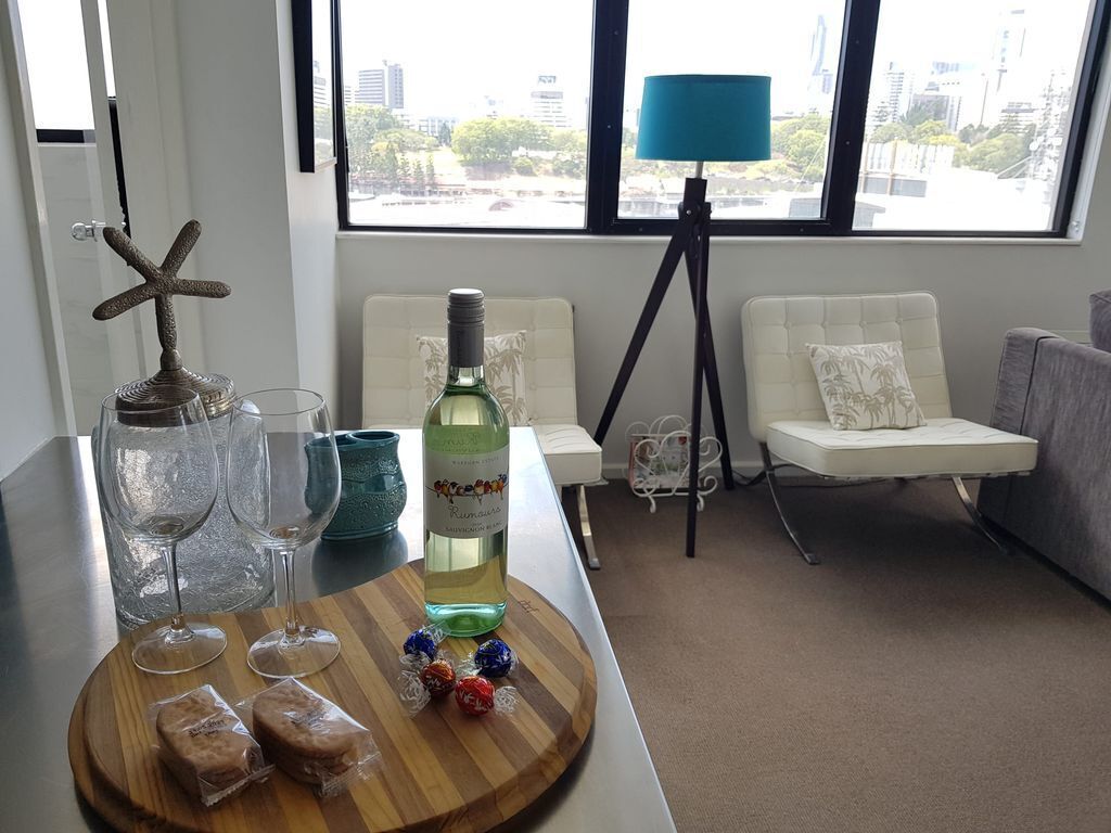 Spacious 1 Bedroom Apartment Stunning Viewsnear Southbankwinewifi