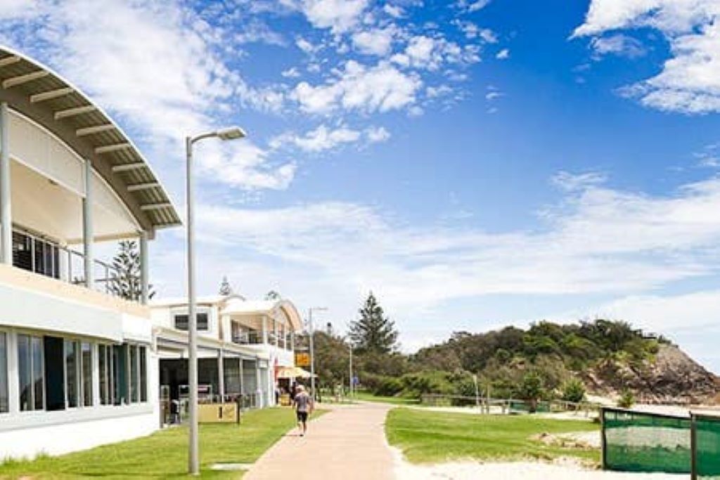 Funky Beach House on the Best Beach on Gold Coast