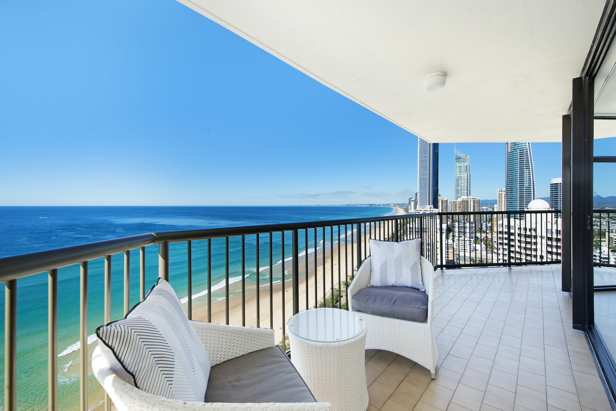 ABSOLUTE BEACHFRONT 2 bed <br>IMPERIAL. SURF,   SURFERS PARADISE