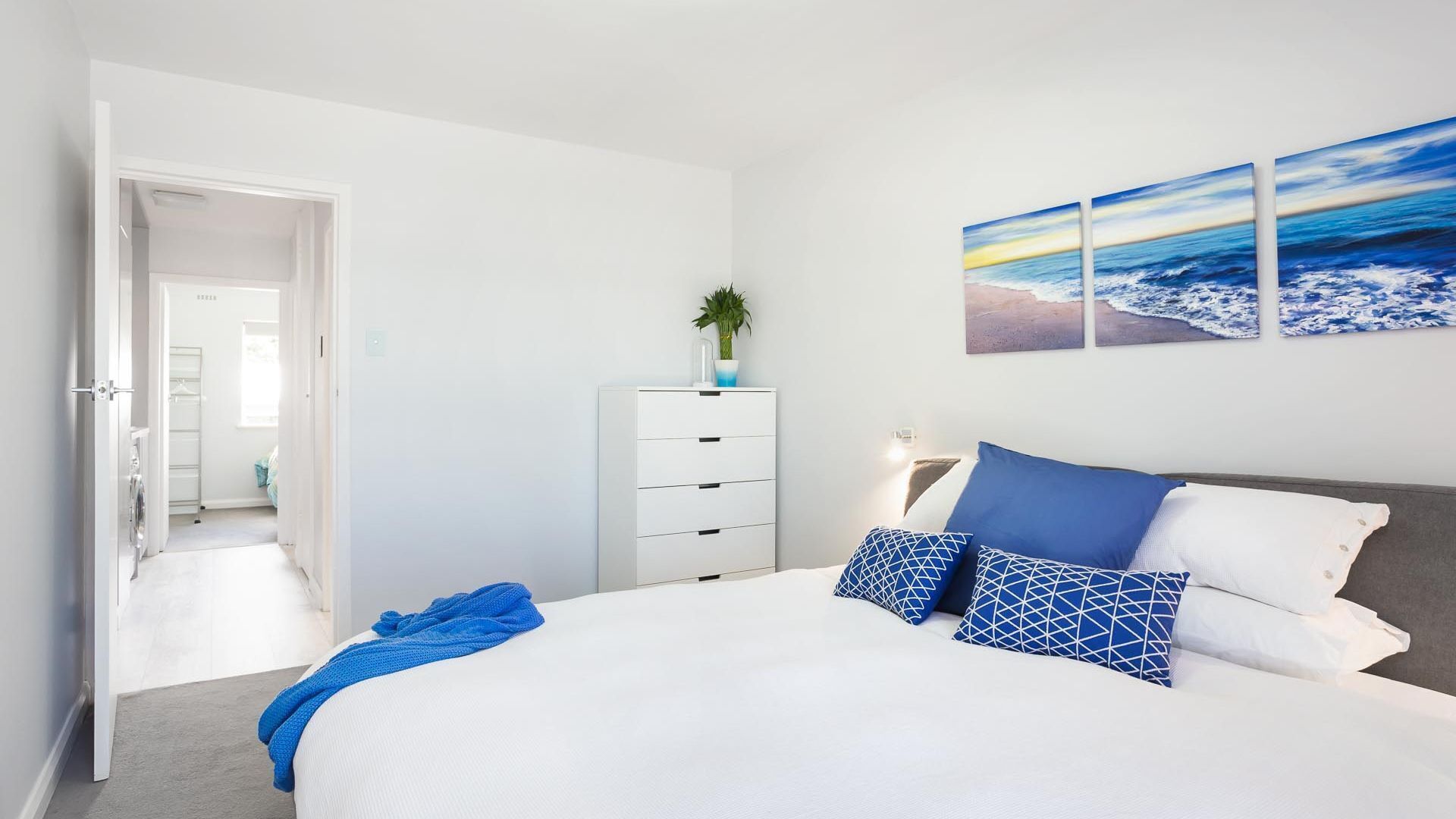 Beachside Ocean View Apartment in Cottesloe