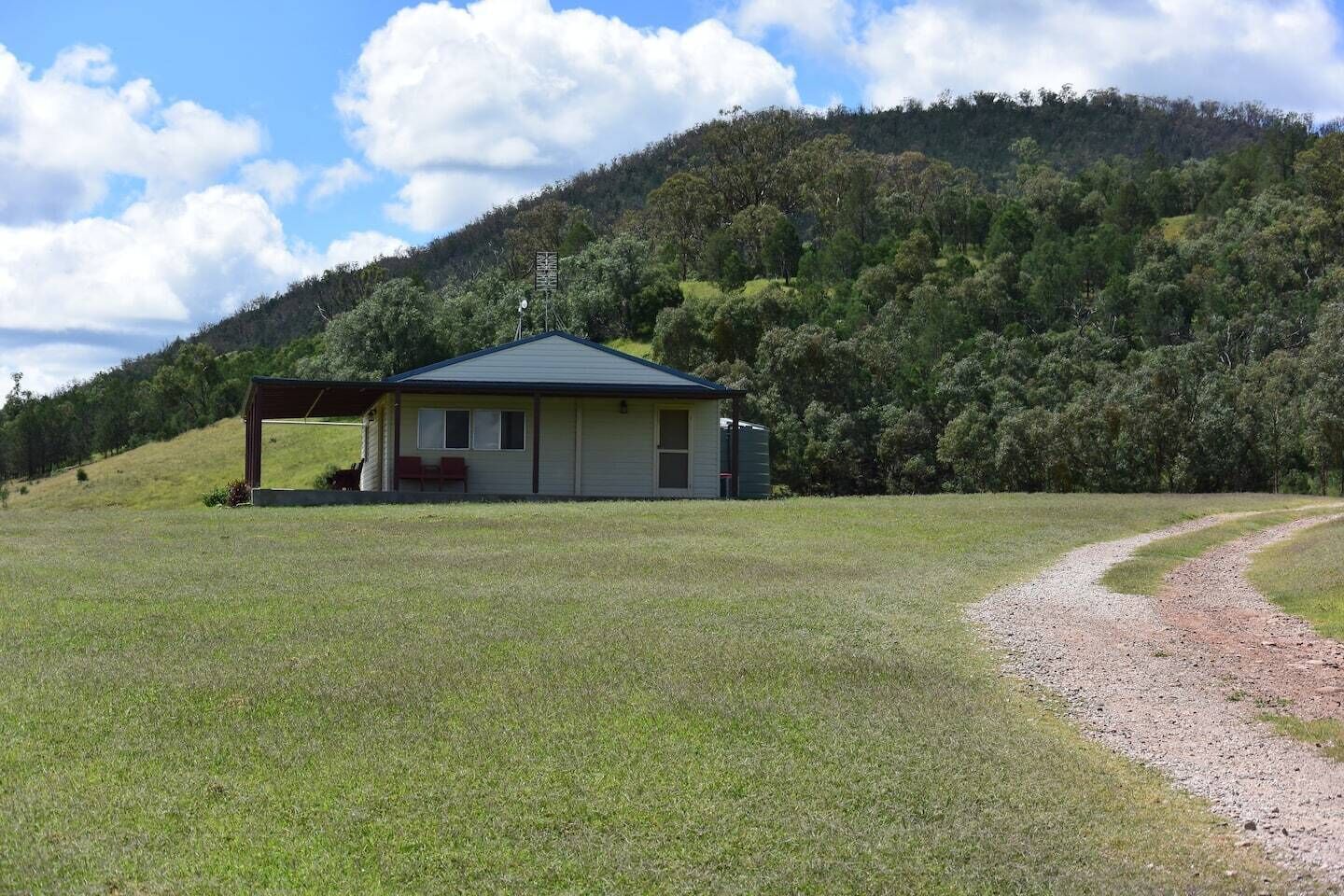 High Country cottage with views and WiFi