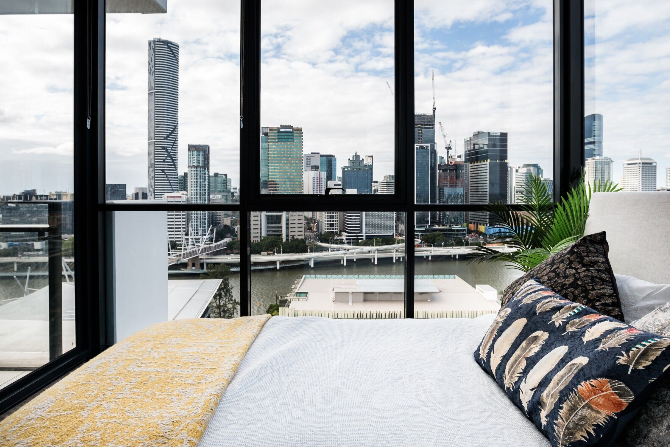 Southbank Hope Street Apartment By SLife