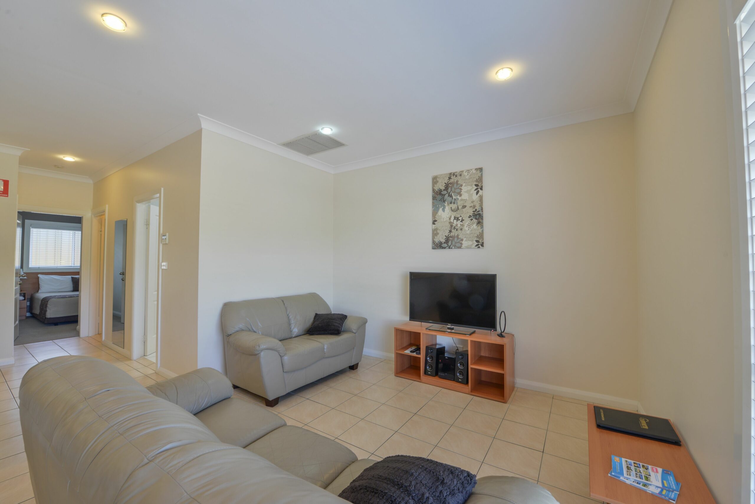 Cadman Apartments - Two Bedroom Fully Equipped Apartments in Tamworth