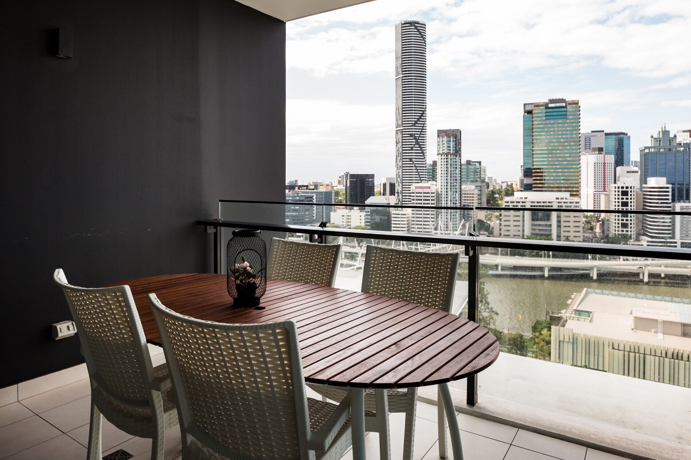 Skyline Views From a Sleek Apartment With a Heated Pool