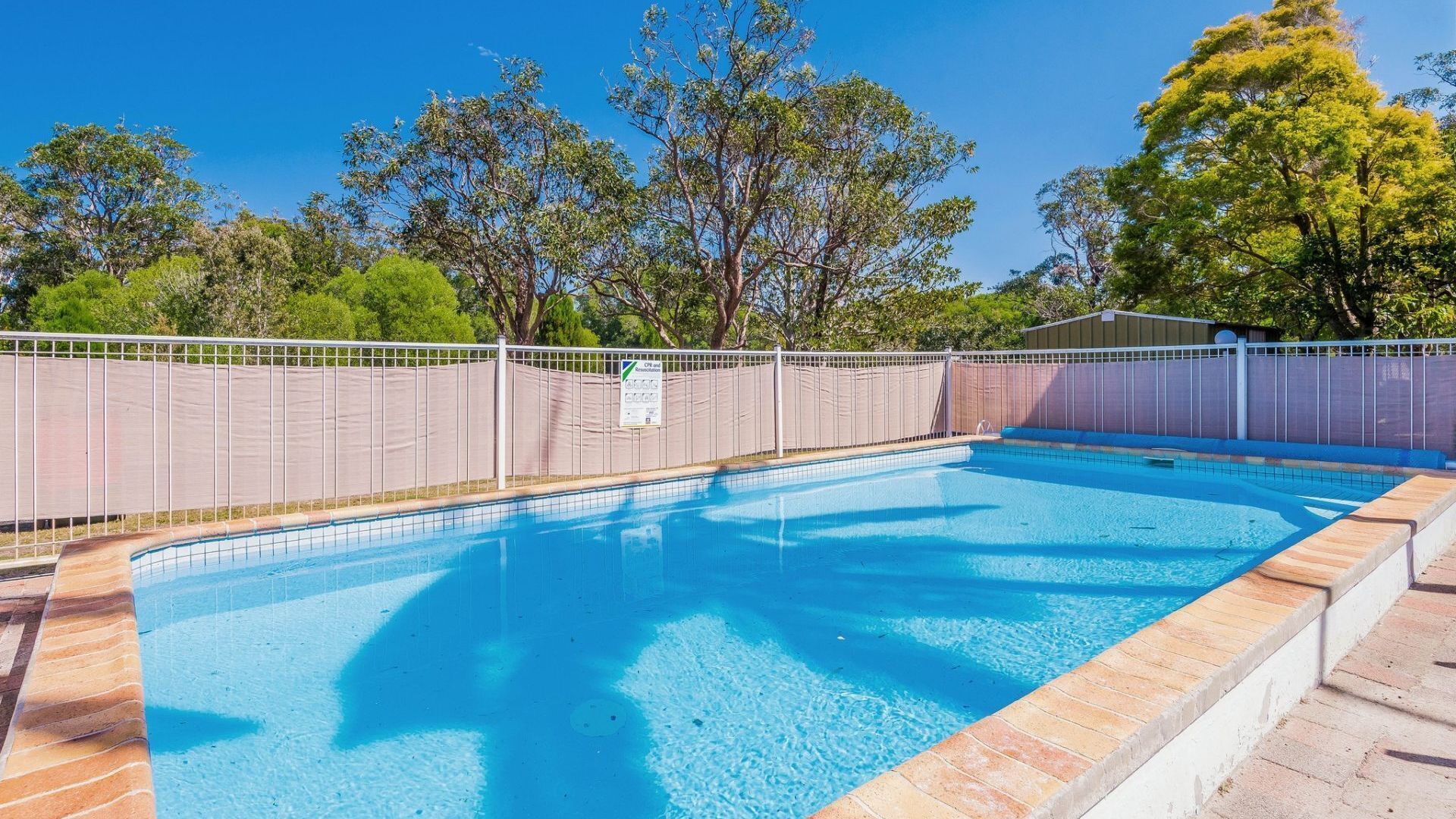 Ced49/7 - Bushland Townhouse With Swimming Pool AND Aircon