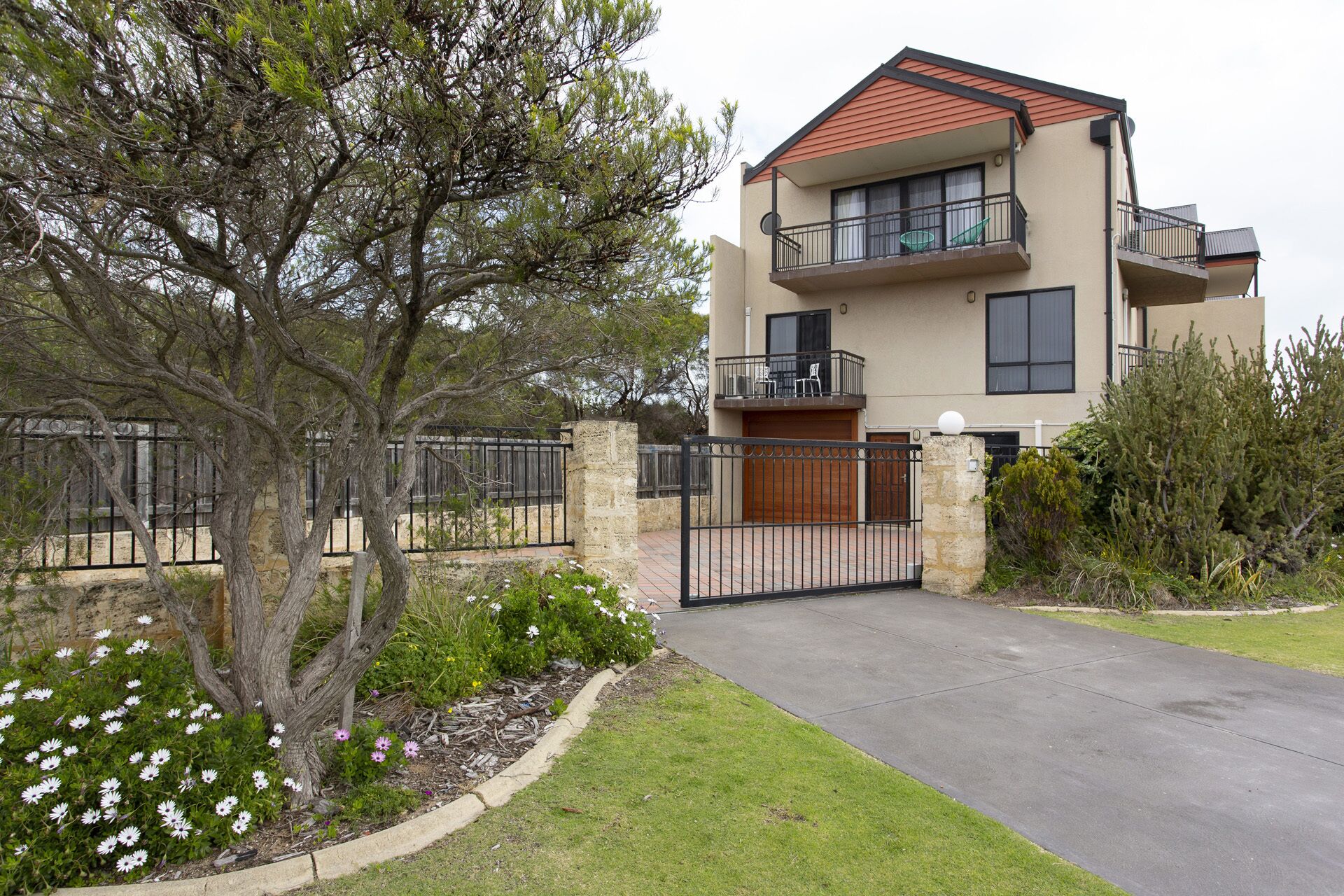 Bella Vista Townhouse With Views