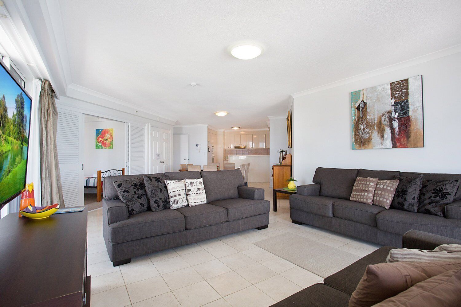 Luxury Surfers Paradise Accommodation, Apartment 287 is Indeed, Very Affordable