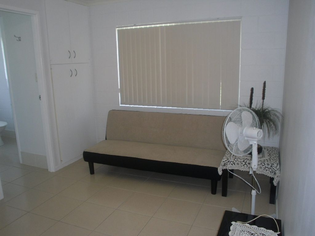 Lowset Home With Attached Granny Flat - Doomba Dr, Bongaree