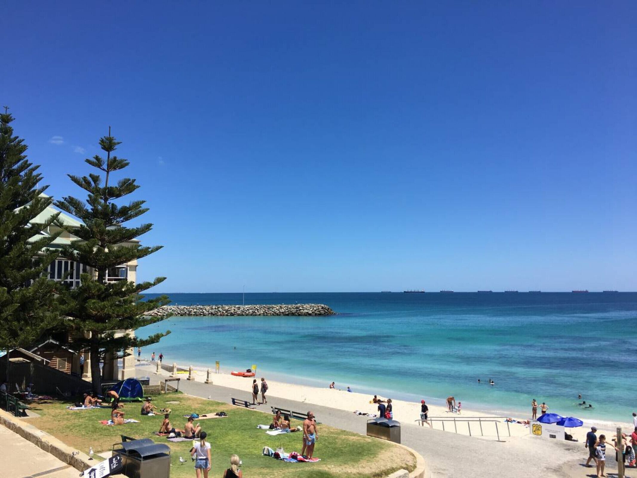 SEA Breeze Between Cottesloe Beach & Swan River