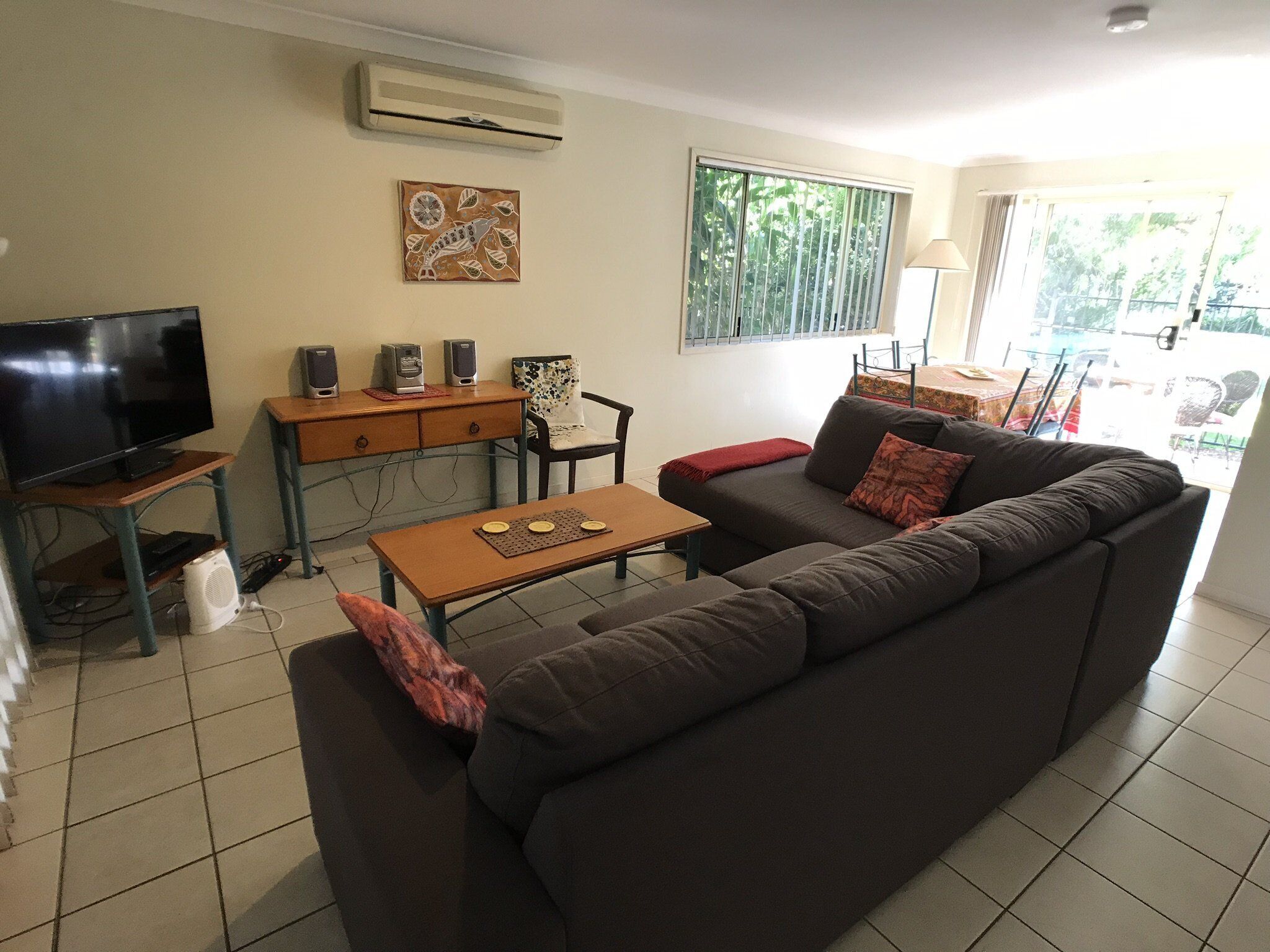 This Spacious Modern Townhouse is Located Just 2kms From Byron CBD