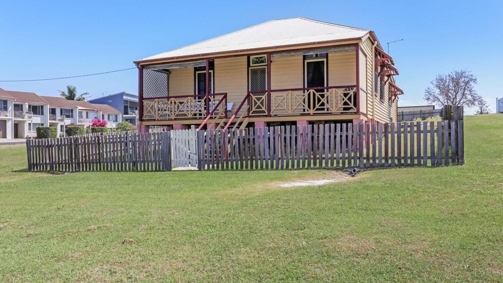 Yamba Pilot Cottage 1 - Pets Welcome