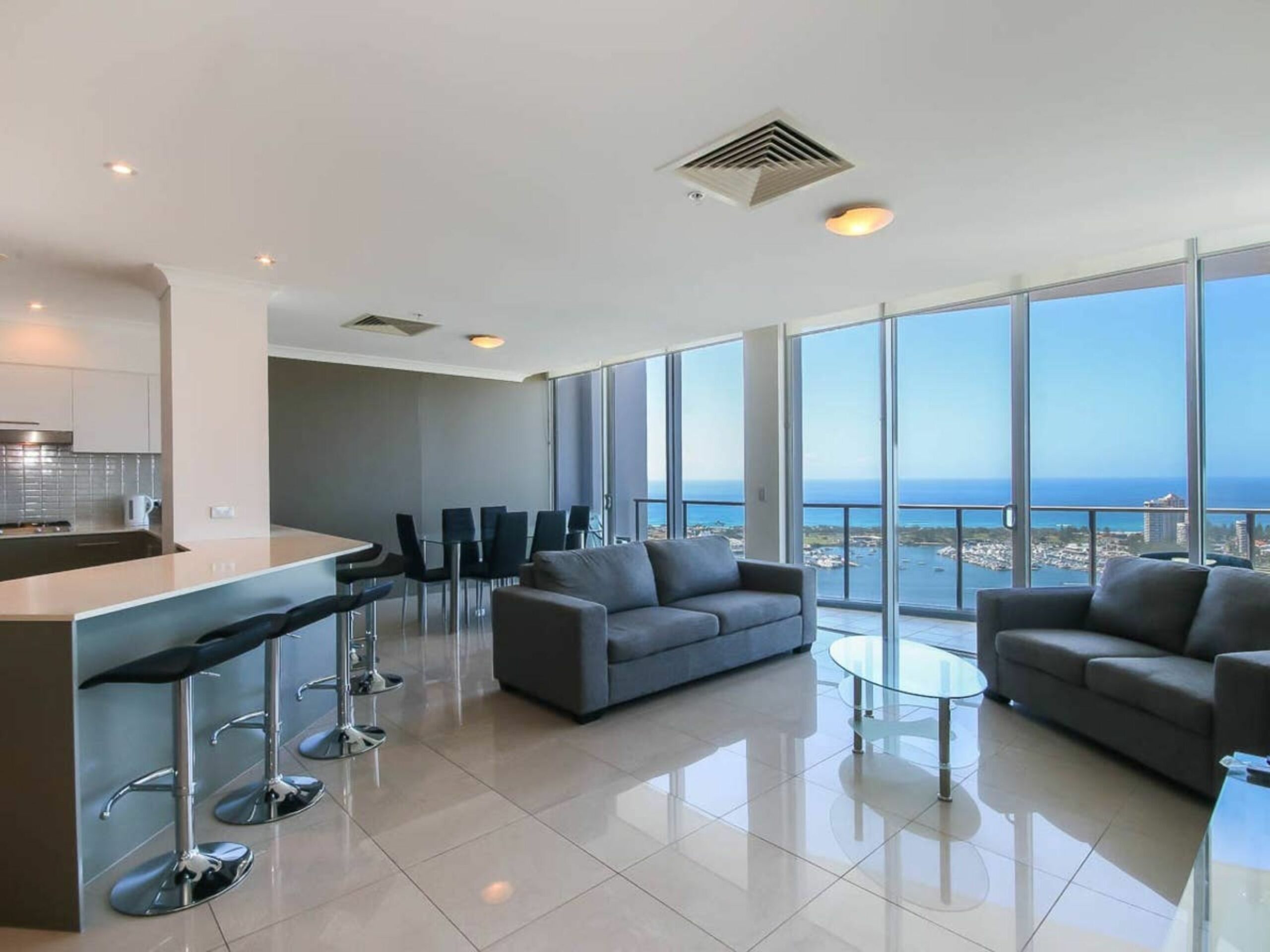 Stylish 3 Bedroom Apartment In Goldcoast