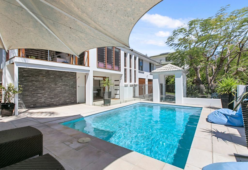 Great for Families/pet Friendly 5BD ,pool ,sleeps14 Less Than 5km to CBD